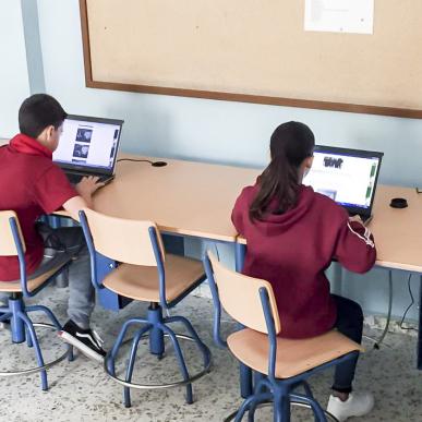 Un colegio de Cádiz da nueva vida a los ordenadores donados por Emergya