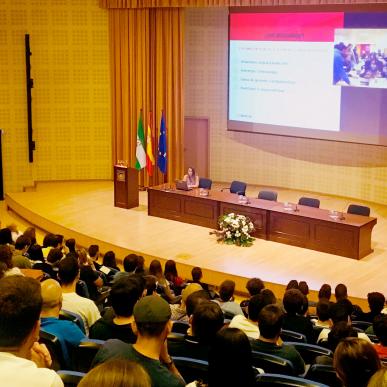 Profesiones con futuro: lleno absoluto en la segunda edición de Ias Jornadas organizadas por la UPO en Sevilla